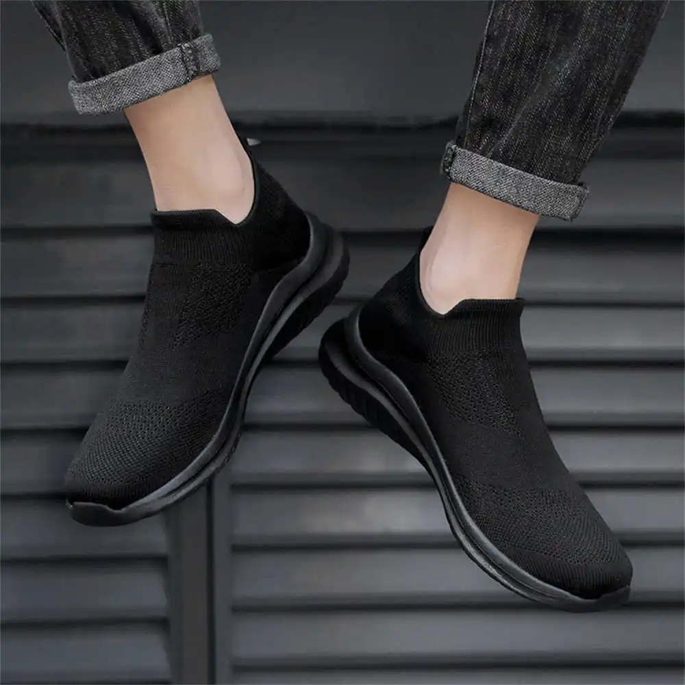 Streetwear Brand Famous - Sepatu olahraga pria, krem lembut baru